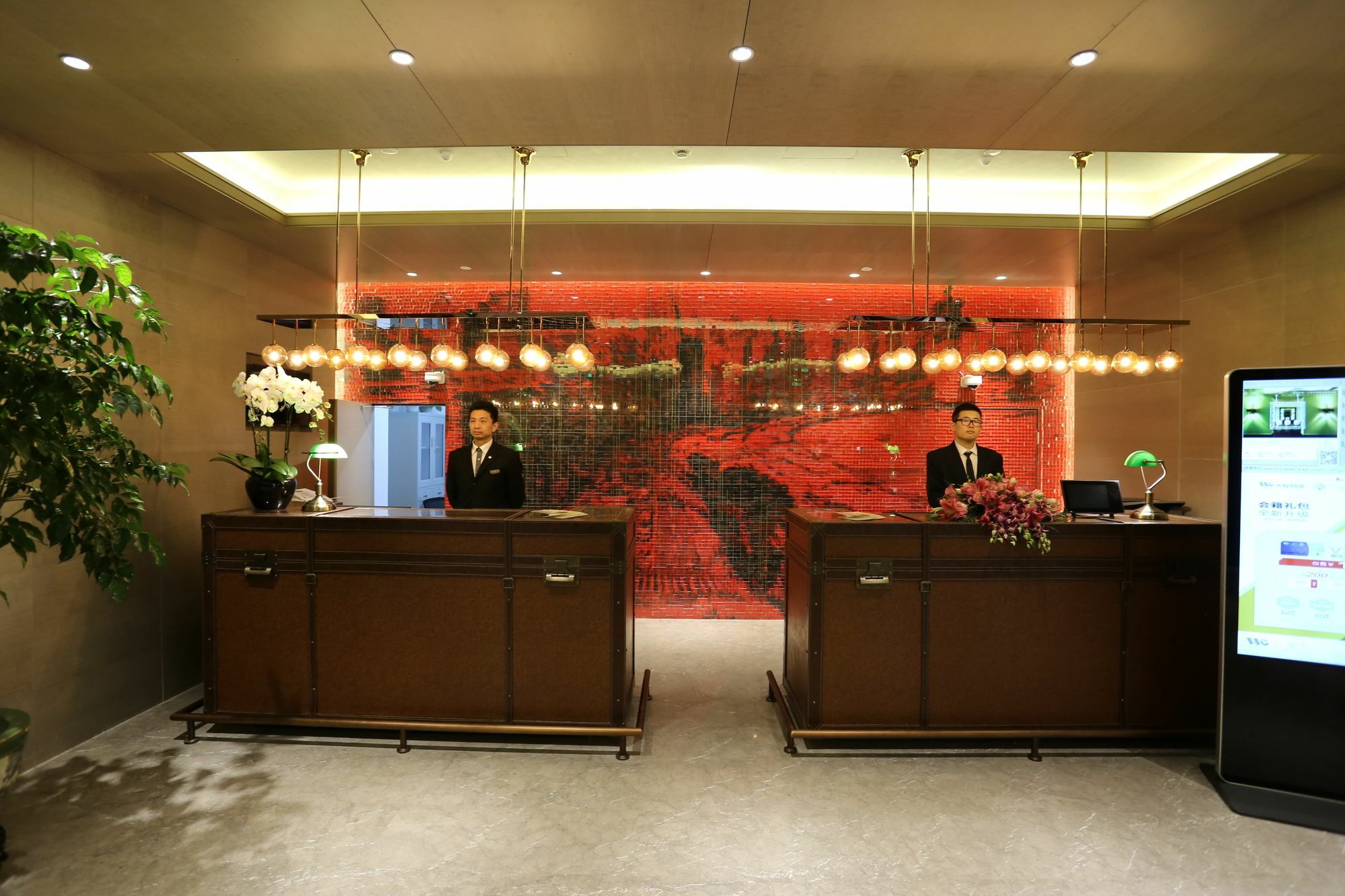 Jinjiang Metropolo Classiq Shanghai Nanjing Road Exterior photo